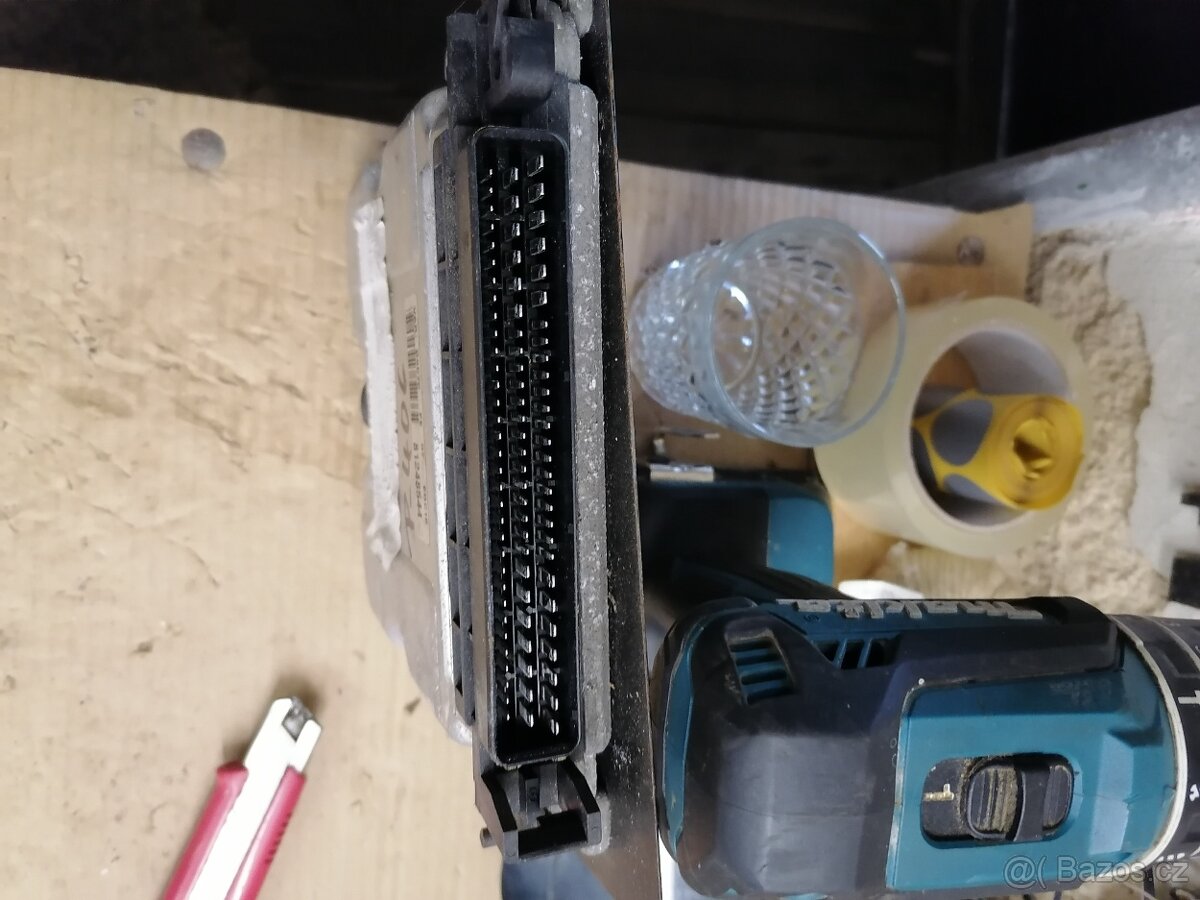 Prodám počítač na Peugeot 406 - 2