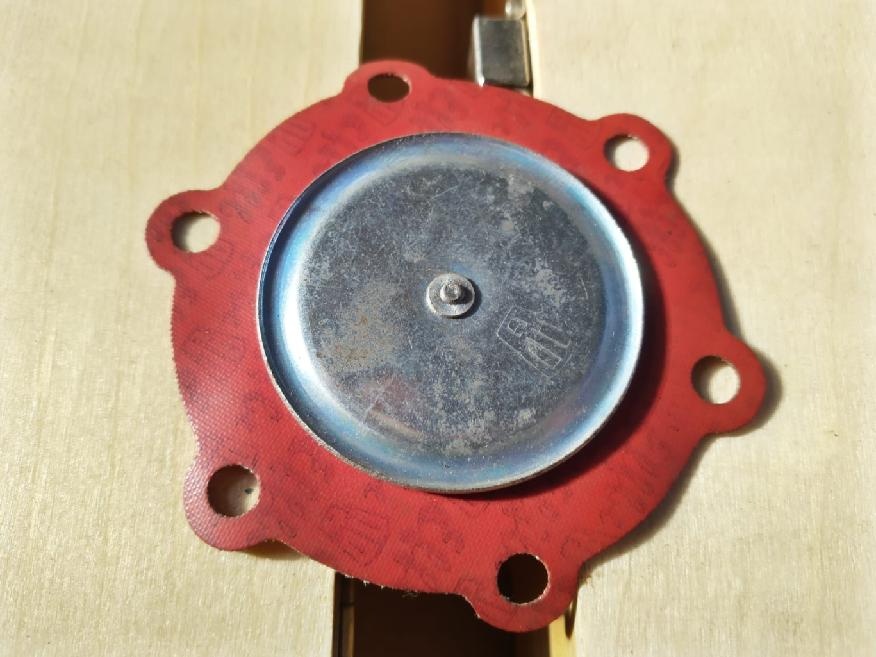 Prodám novou, starou originální membránu - 2