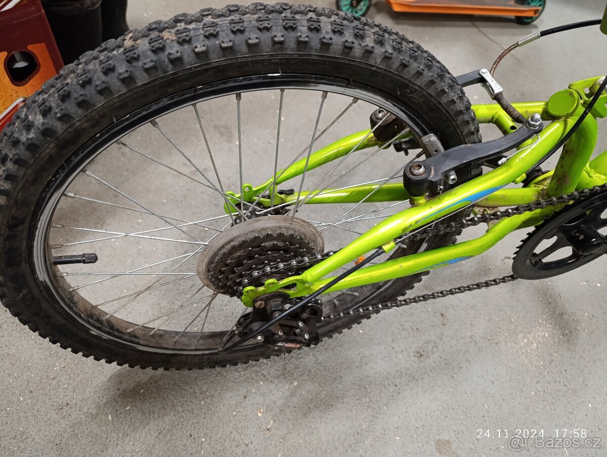 dětské kolo 16" a koloběžka - 2