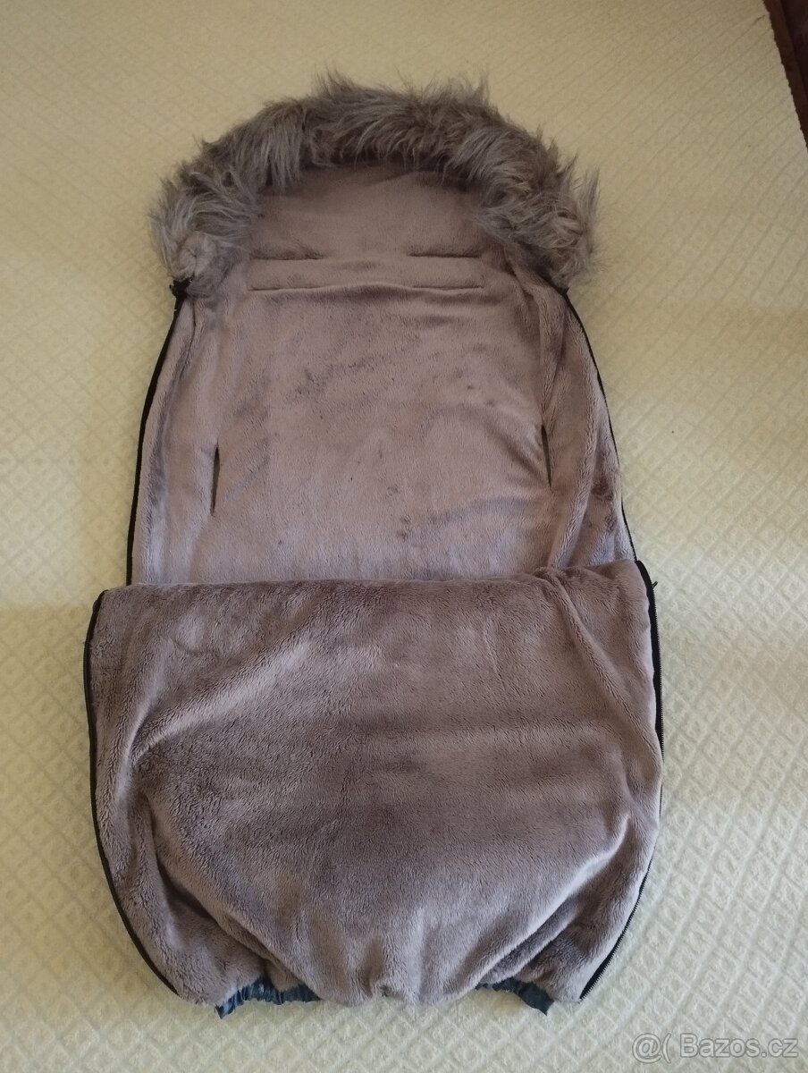 SPACÍ PYTEL DO KOČÁRKU - 2