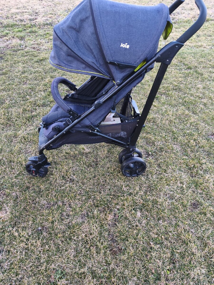 Kočárek Joie - 2
