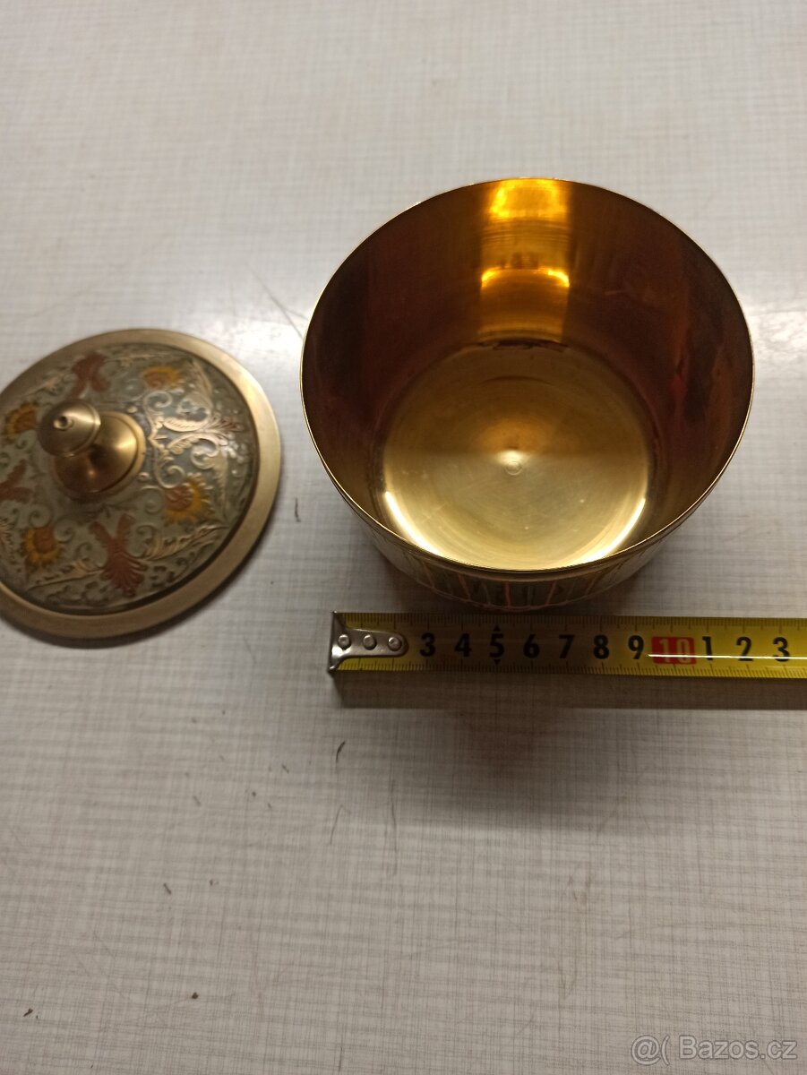 Mosazná dóza - zdobená - 2