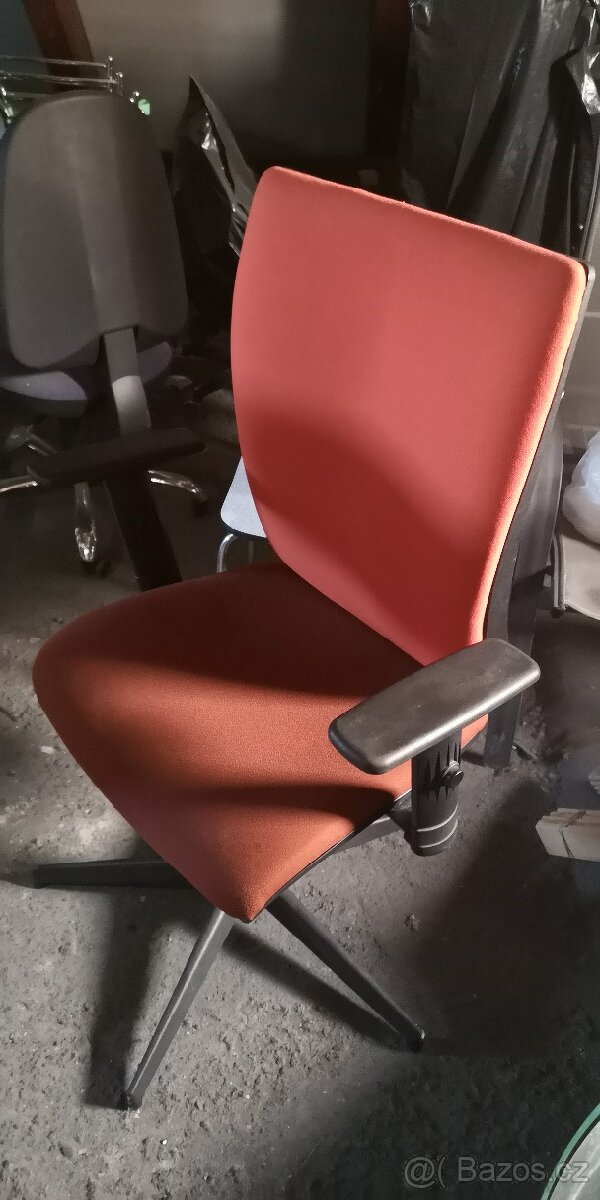 ŽIDLE DO BYTU I KANCELÁŘE - 2