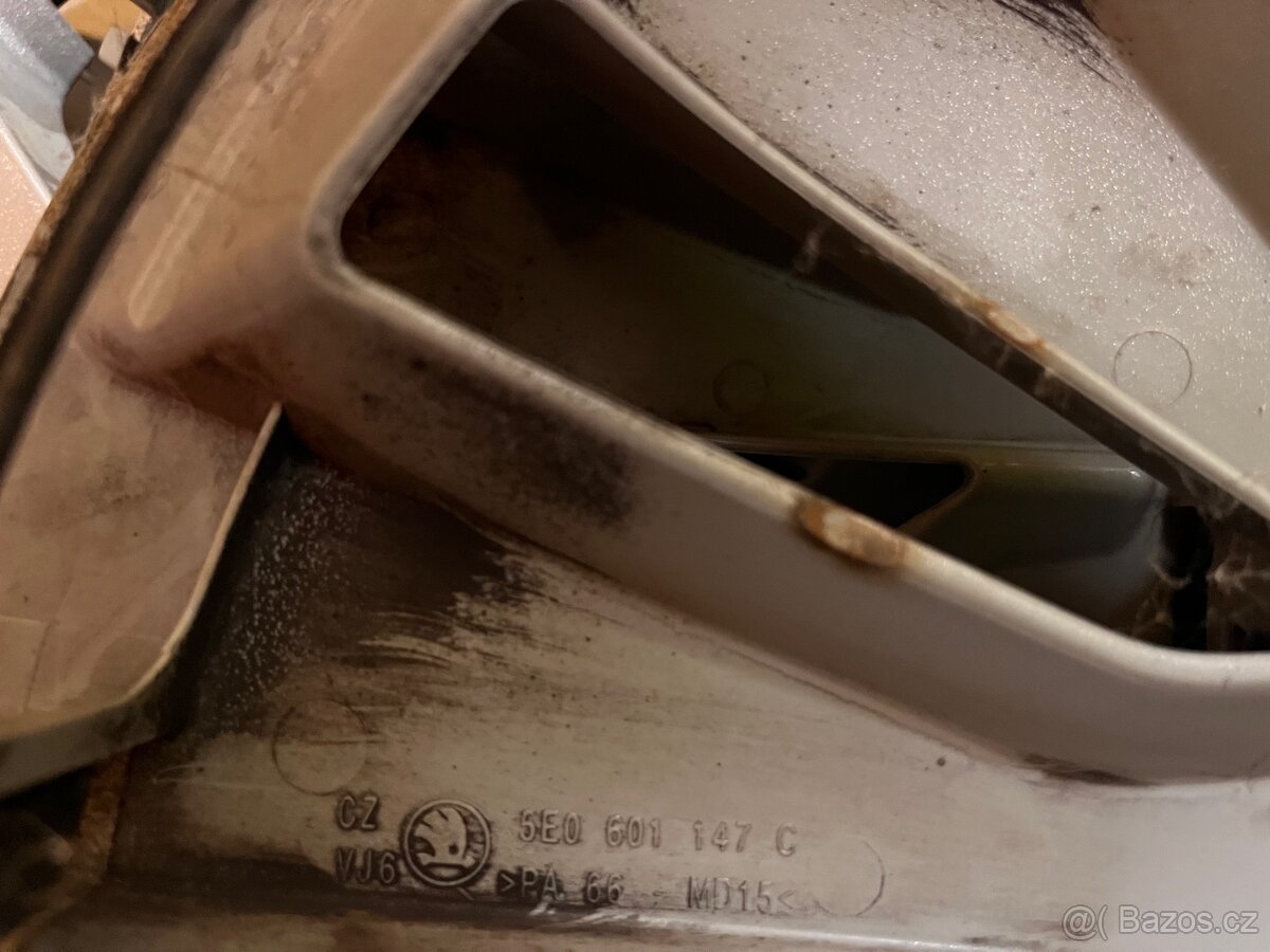 Ozdobné poklice Škoda - 2