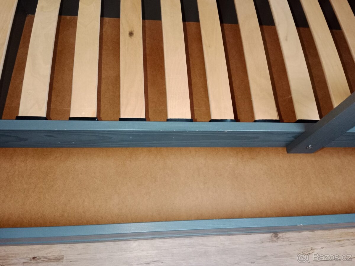 Dětská dřevěná postel - 2