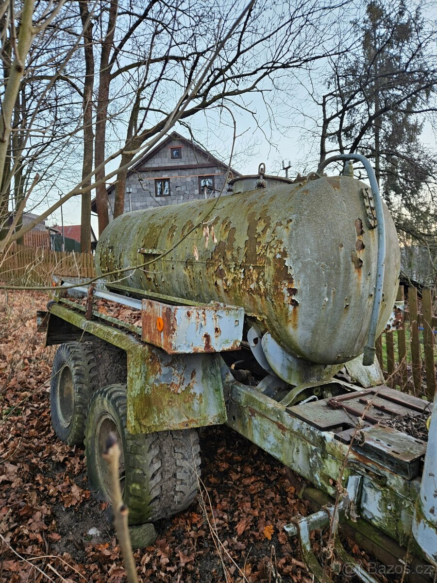 Praga V3 S fekál - 2