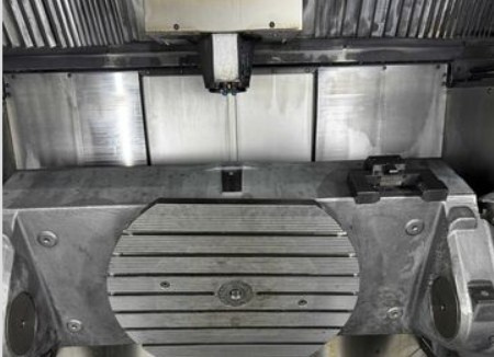 Obráběcí centra - vertikální C 400 U - 2