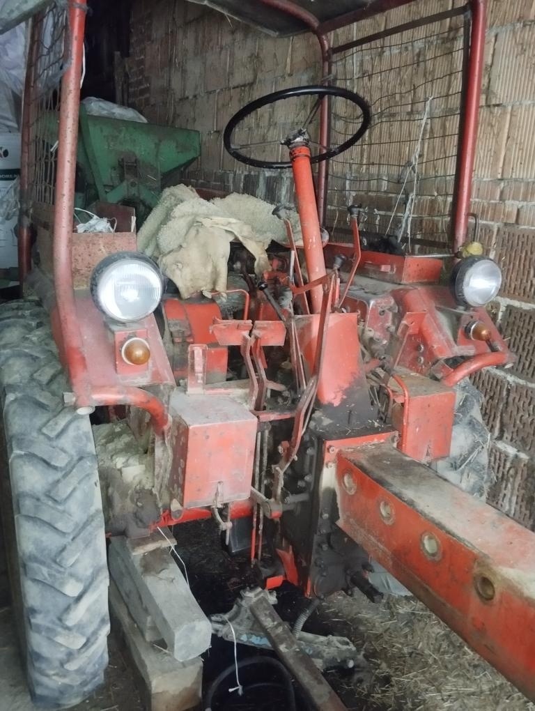 Traktor Nosič nářadí RS-09 - 2