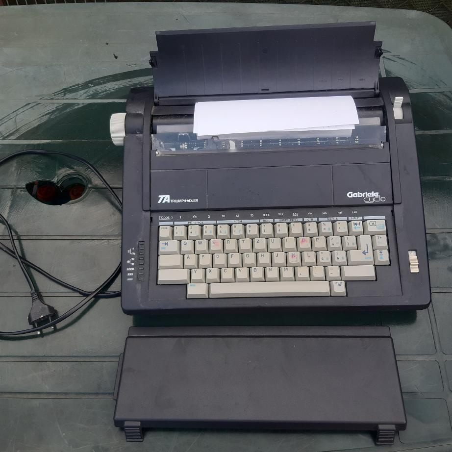 psaci stroj - 2