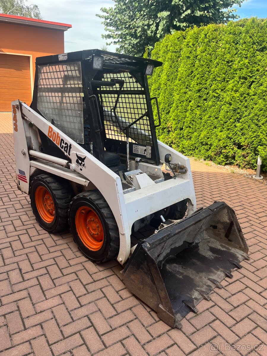 Smykový nakladač Bobcat 543 - 2