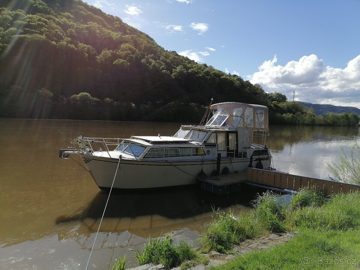 Ocelová kajutová loď 9m - 2