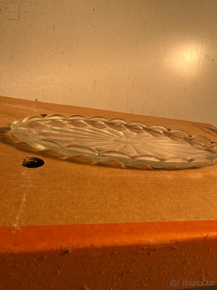 Oválná skleněná miska/tác - Broušený dekor - 2