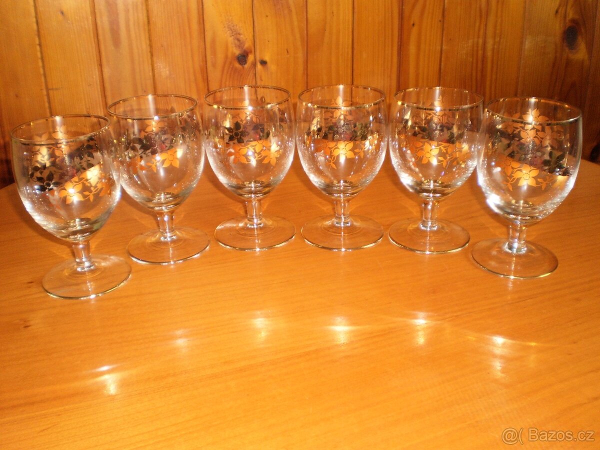 skleničky - na stopce bohatě zlacené 6 ks ++nové++ - 2