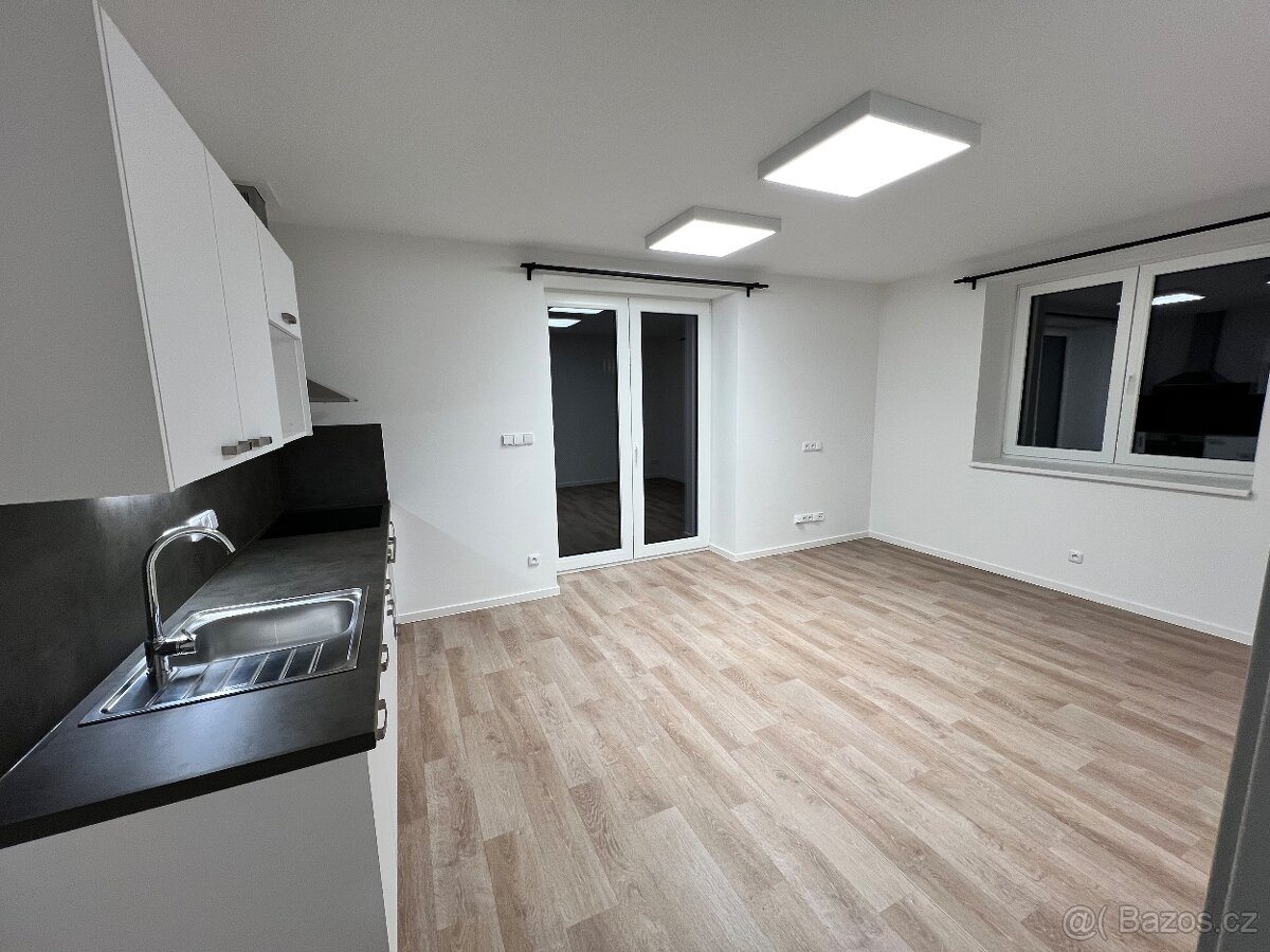 2+kk Červený Kostelec - 2