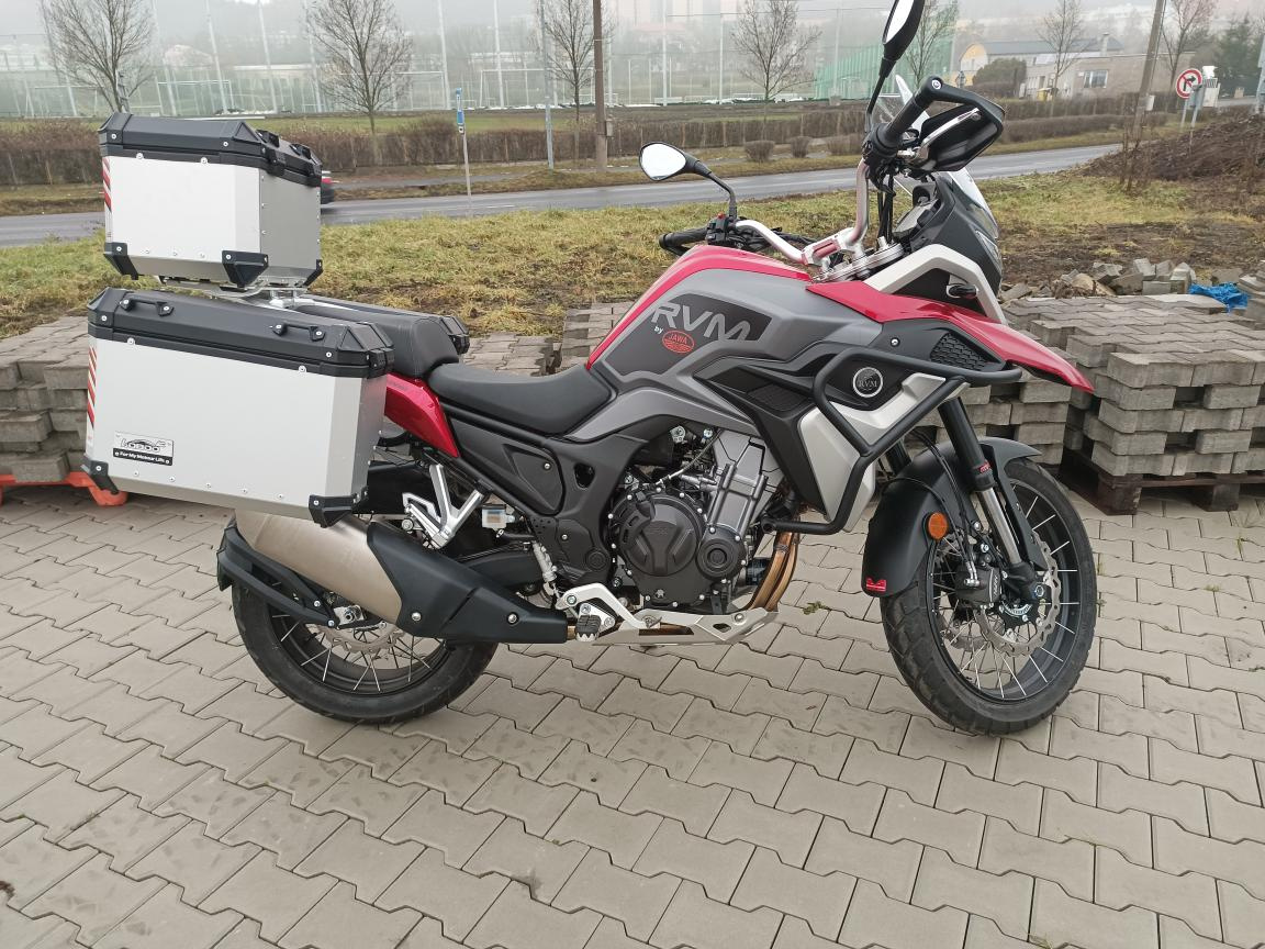 Jawa RVM 500 Adventure, originální kufry, najeto jen 650 km - 2