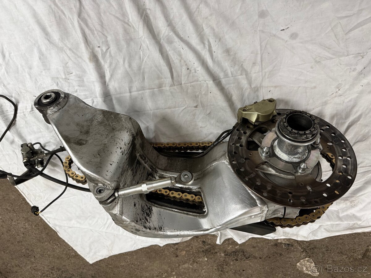 Kyvka Ducati 848,1098,1198 - 2