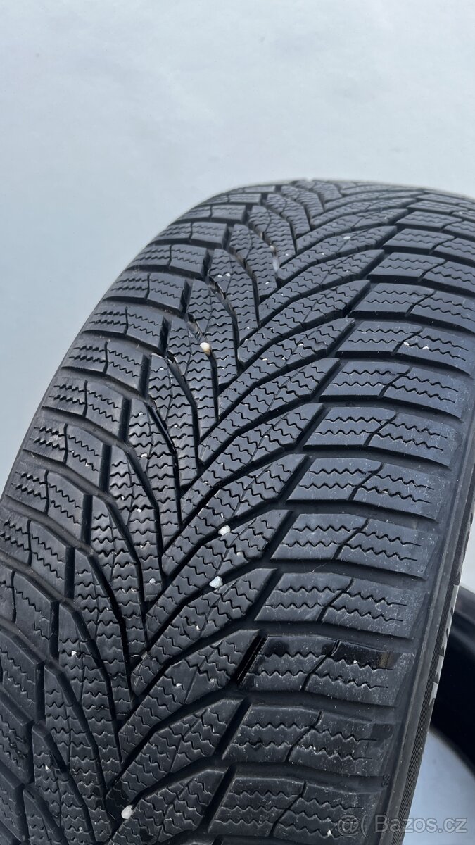 2x - zimní pneu - 215/45 R18 93V - NEXEN - 6.5mm - 2