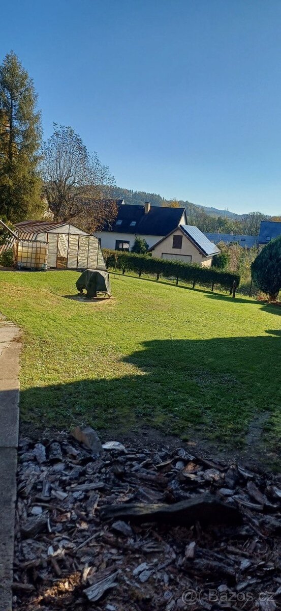 RD dům 2 bytové jednotky + velká půda Rovensko pod Troskami - 2