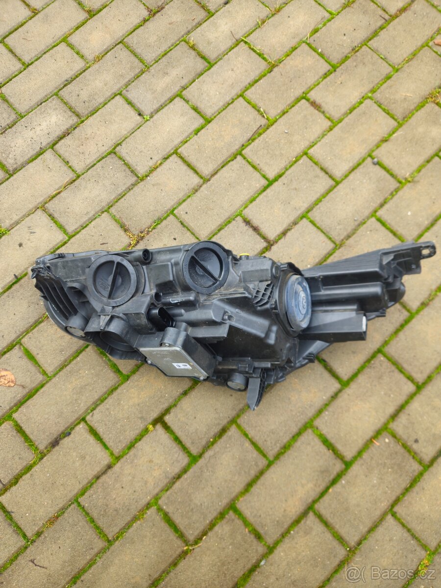 Pravé přední světlo Ford C-Max - 2