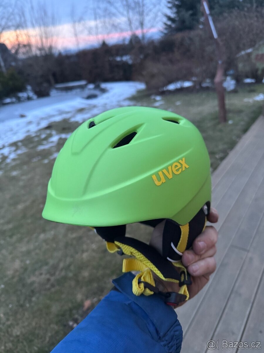 Zelená dětská helma Uvex 52-54 - 2