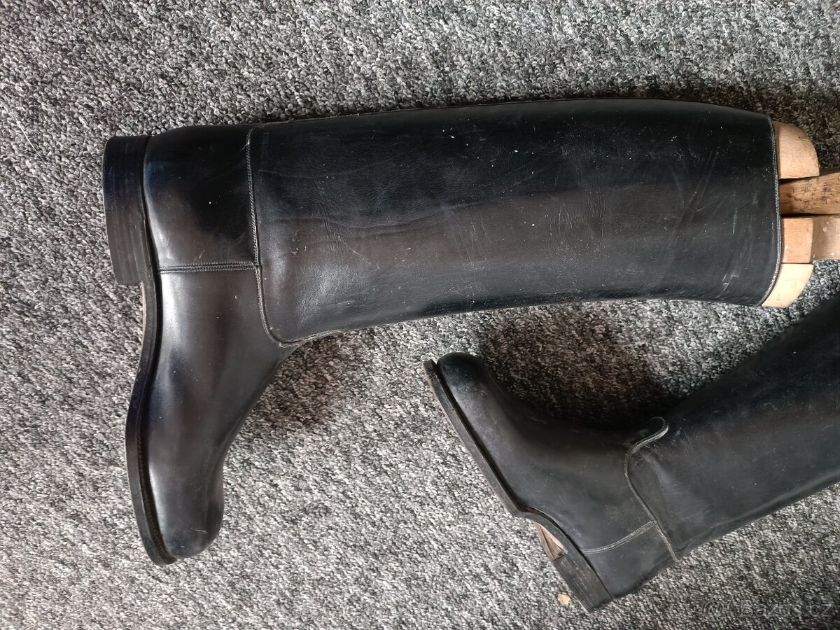 Staré jezdecké boty - 2