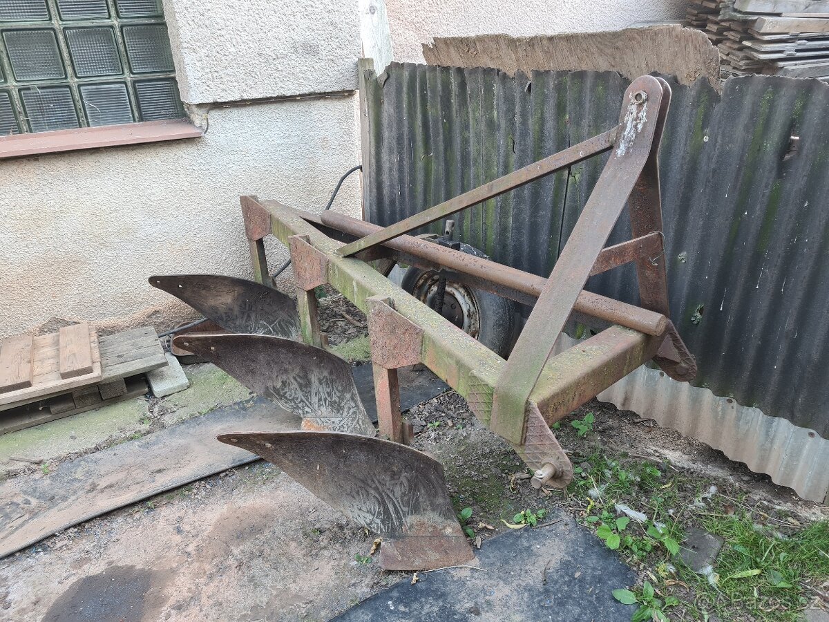 Pluh trojradliční - 2