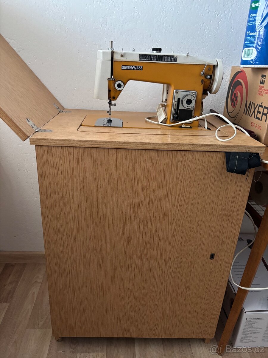 Šicí stroj Lucznik - 2