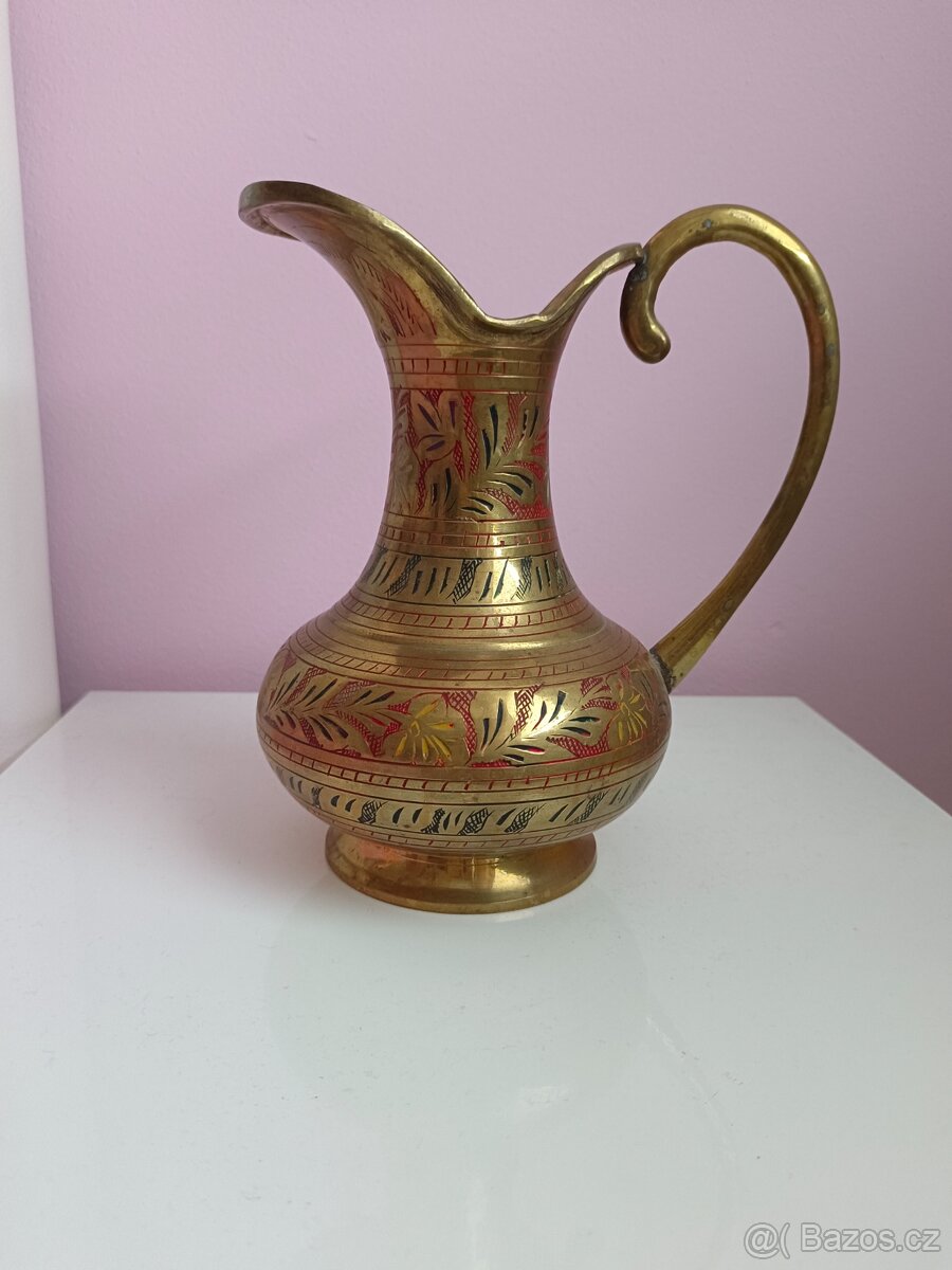 Mosazná váza - 2
