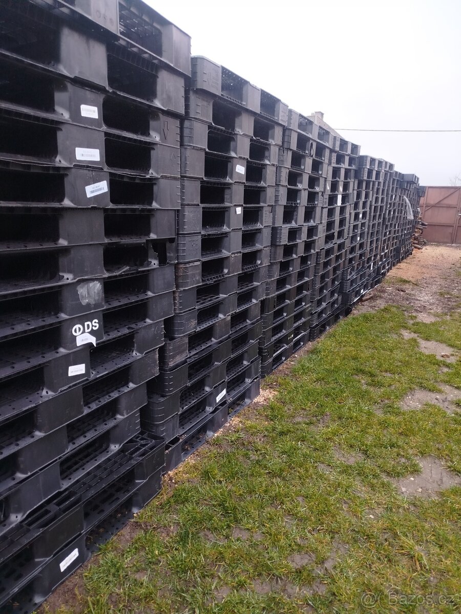 Plastové palety 110x110 - 2