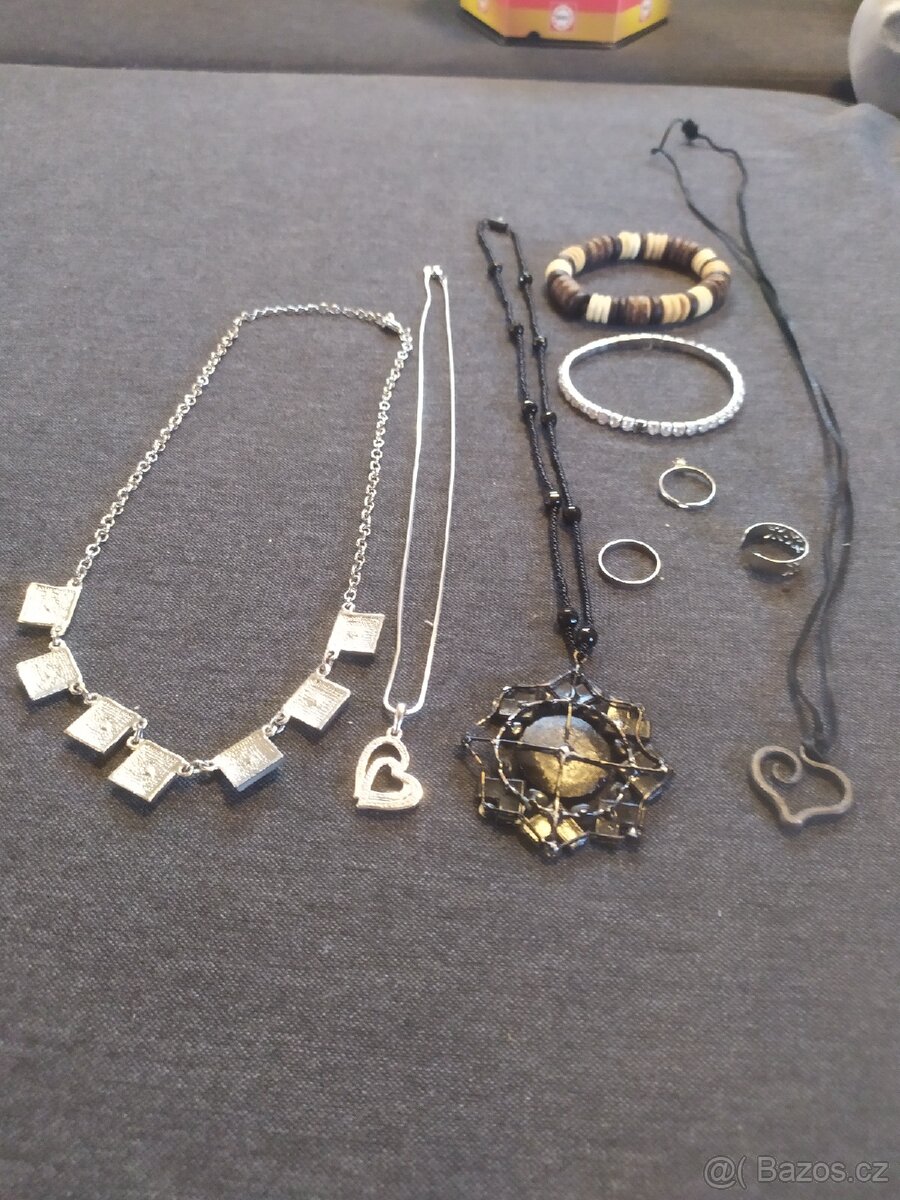 Sada různých Šperků - 2