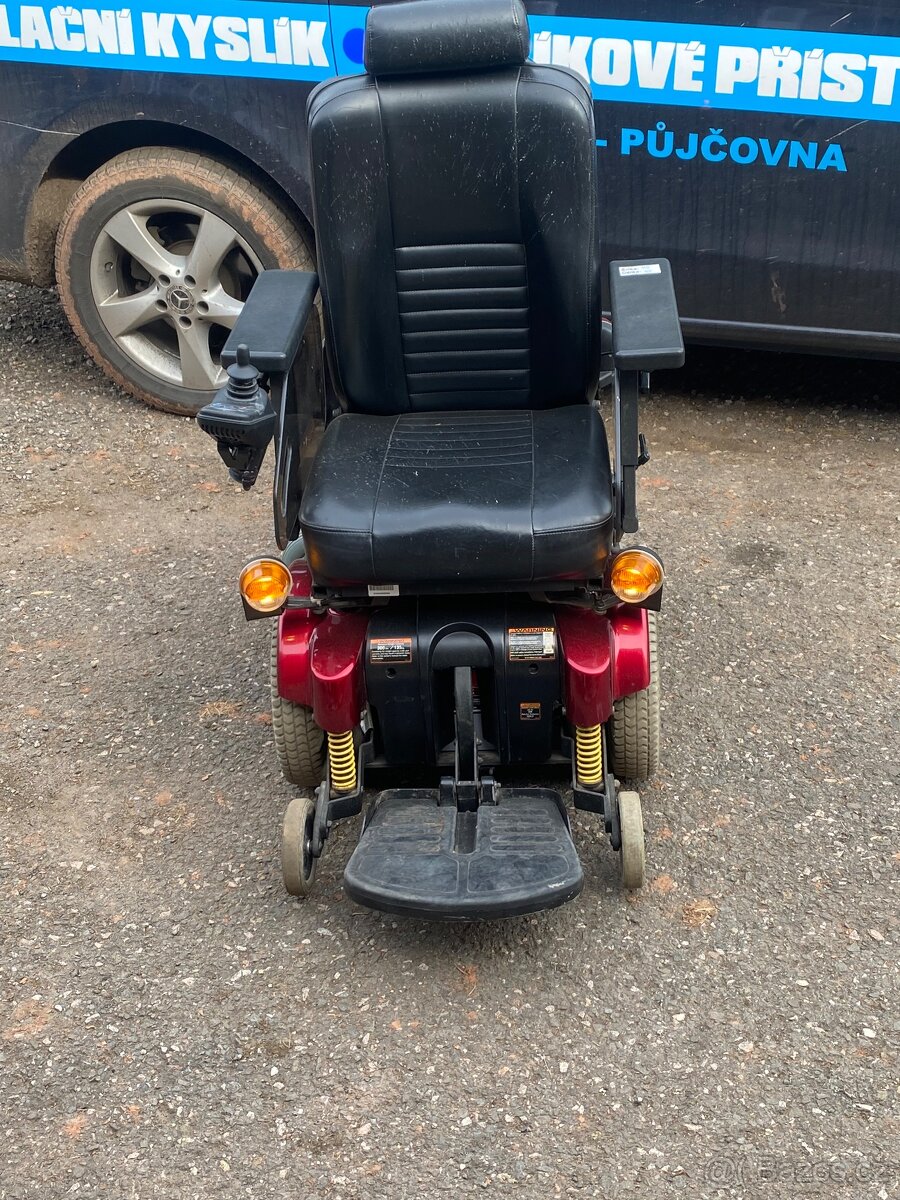 Invalidní elektrický vozík - 2