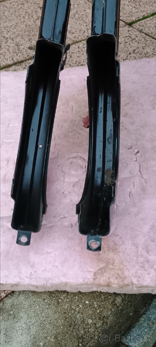 ČZ 175/250- kryt řetězu - 2