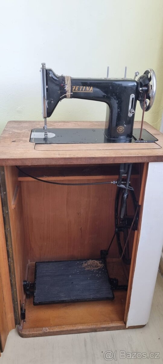 Prodám šlapací šicí stroj značky Zetina - 2