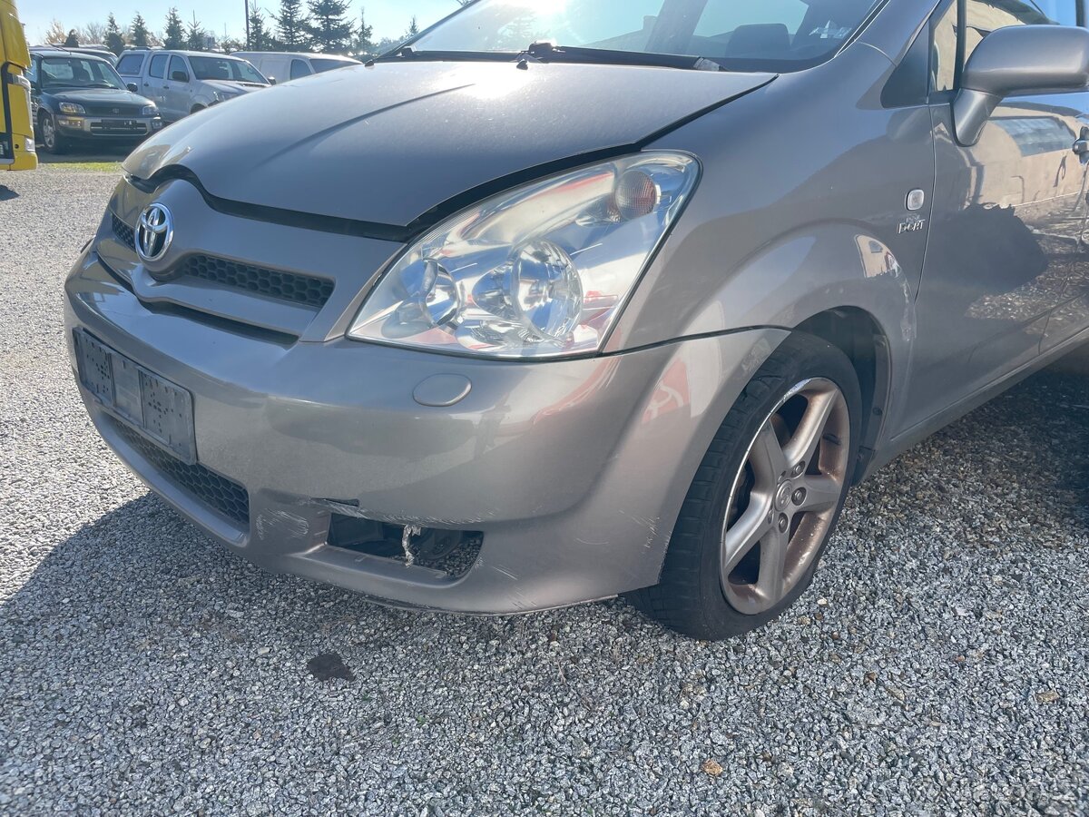 TOYOTA COROLLA VERSO 2.2 D-CAT 7 mist - 2