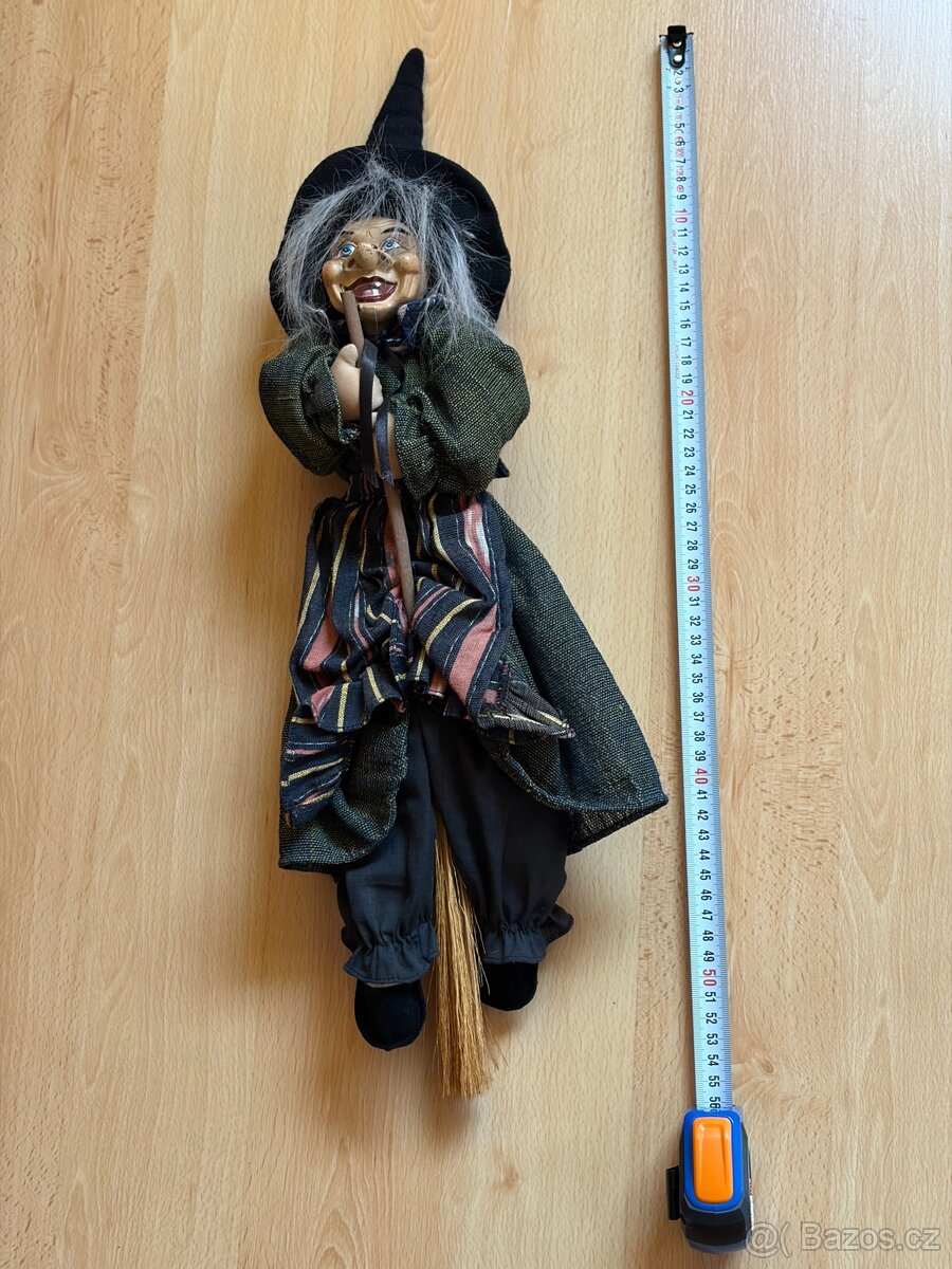 Závěsná čarodějnice na koštěti 54 cm - 2