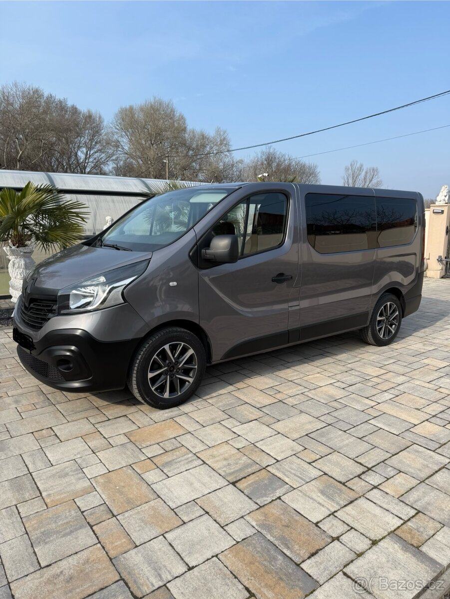 Renault Trafic 8-miestny | r. 2014 (model 2015) | TOP stav | - 2