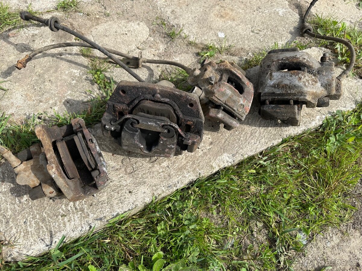 Brzdy BMW X3 E83 - 2