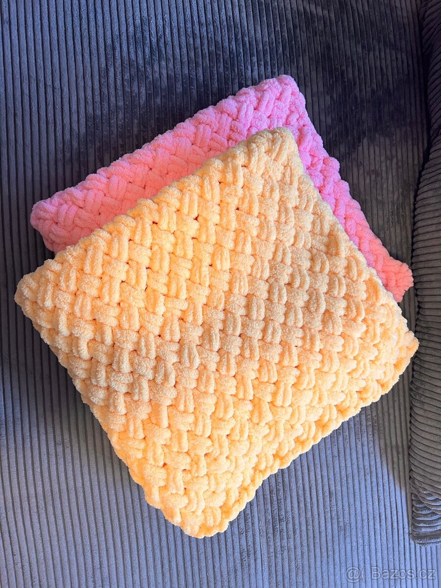 2 pletené dečky - 2