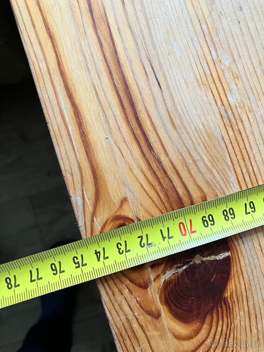 Dřevěný jídelní stůl se židlemi - 2