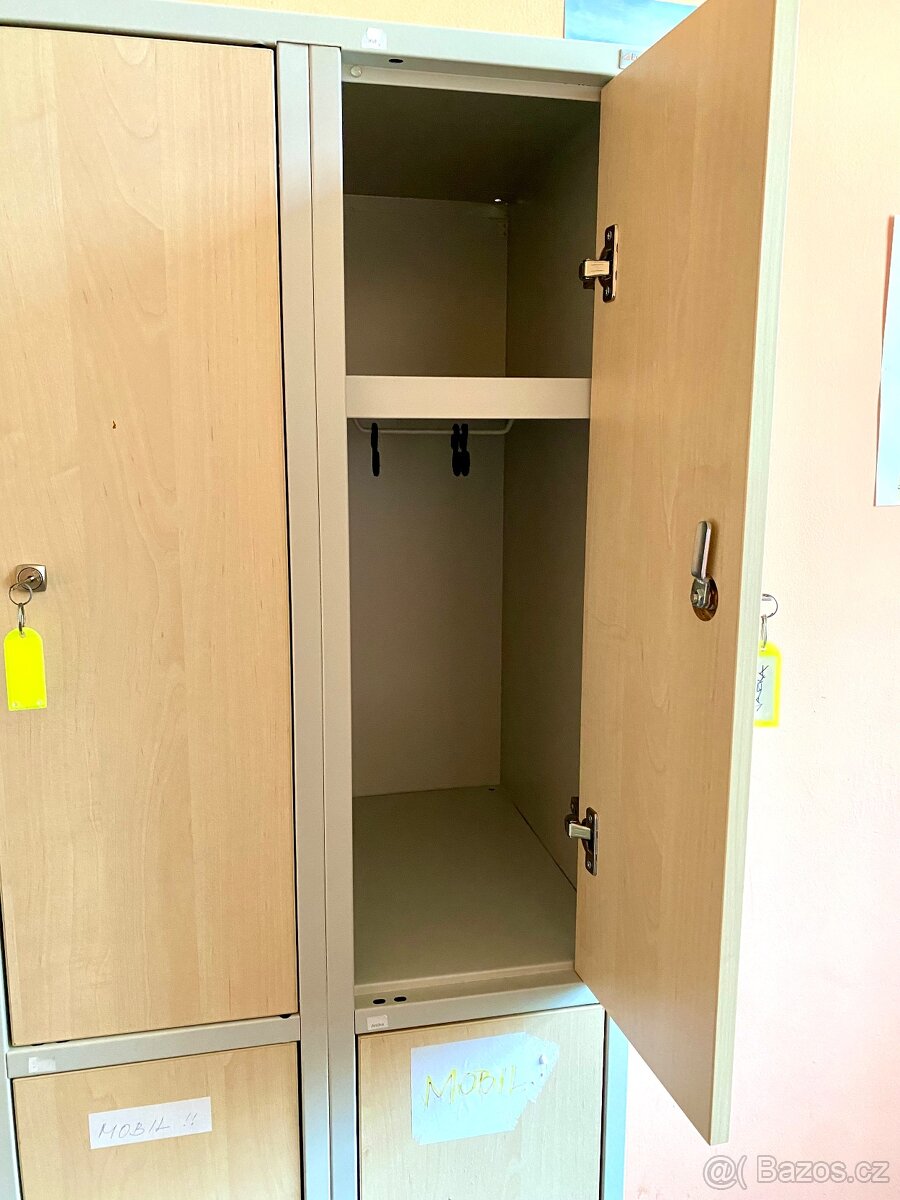 Šatní skříňka - 2