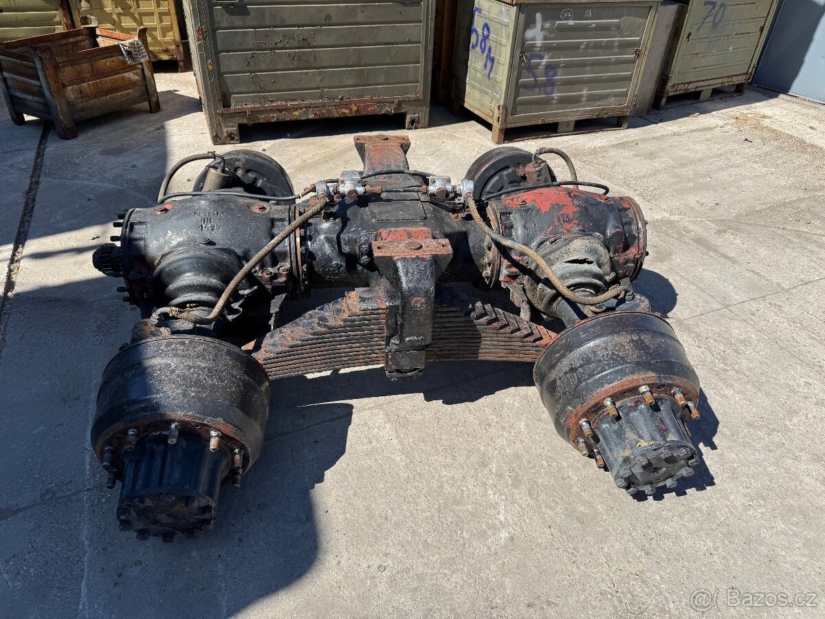 Dvojča Tatra 148 - 2