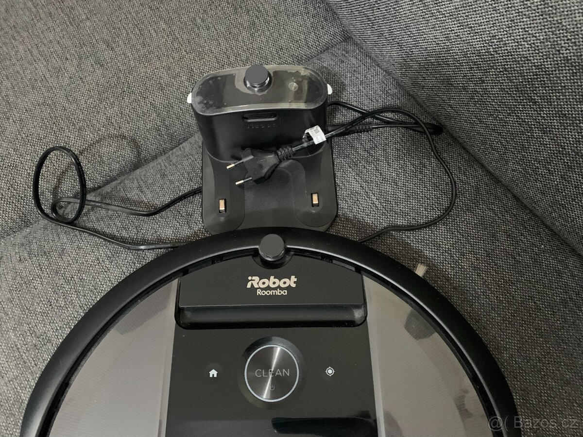 Vysavač iRobot Roomba i7 (7158) - 2