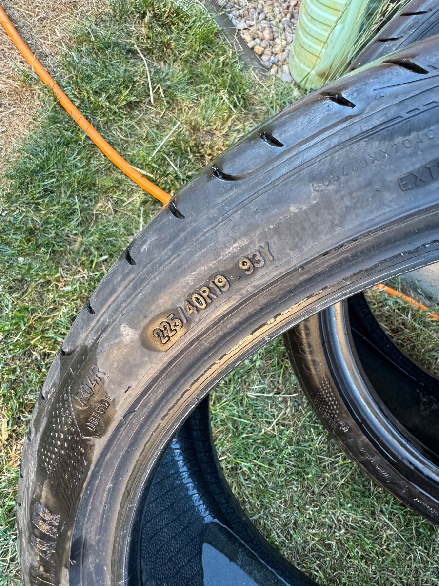 Letní Goodyear 225/40 R19 - 2
