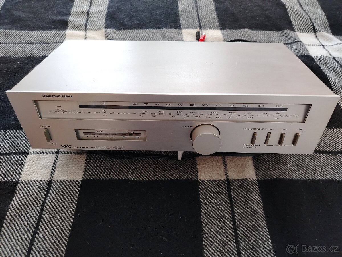 NEC STEREO TUNER T330E - 2