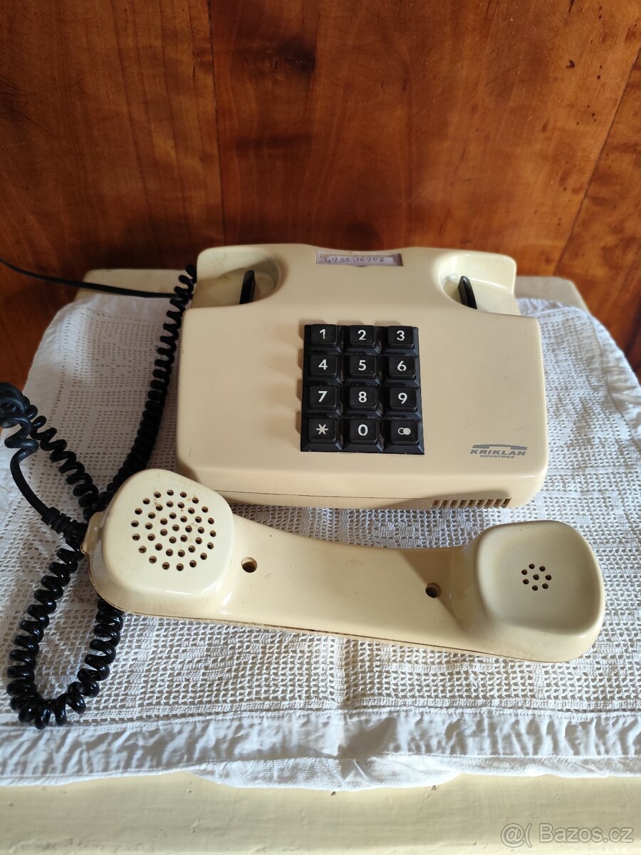 Starý telefon - 2