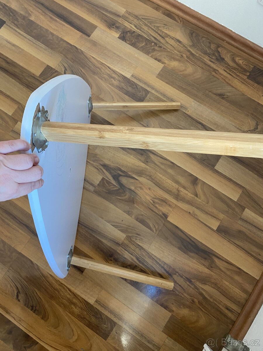 Stolek zehlici prkno tyč na Saty misto skříně - 2