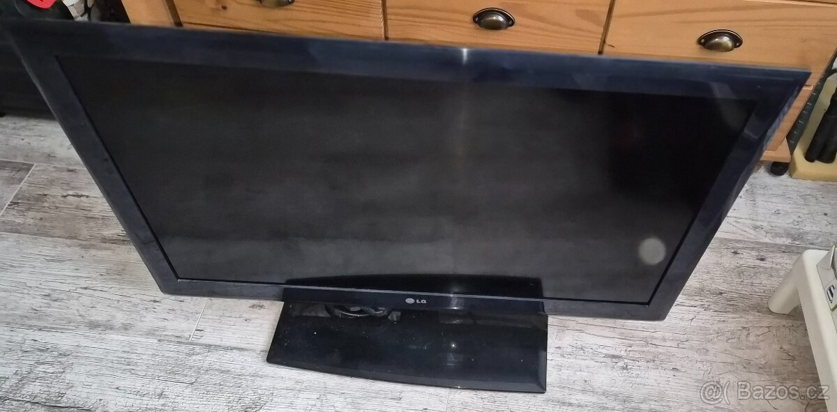 Funkční LG LED TV 94cm - 2