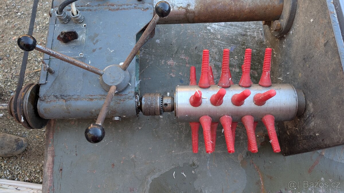 Stojanova vrtačka a škubačka - 2