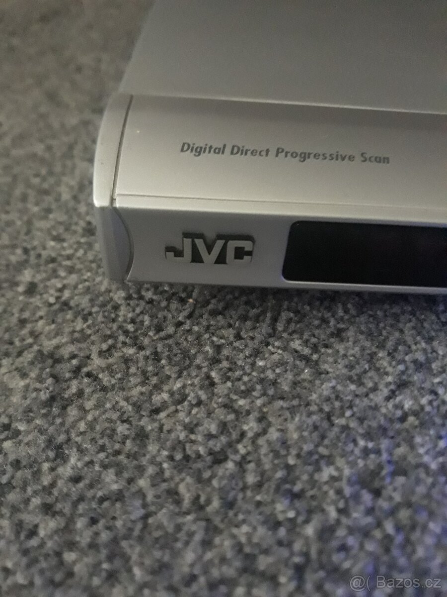 DVD PŘEHRAVAČ ZN. JVC S OVLADAČEM 220 V. - 2