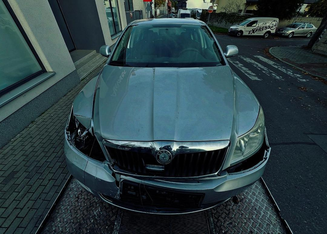 Vůz na díly Škoda Octavia 2 sedan facelift 2010 CAY LHW LA7W - 2